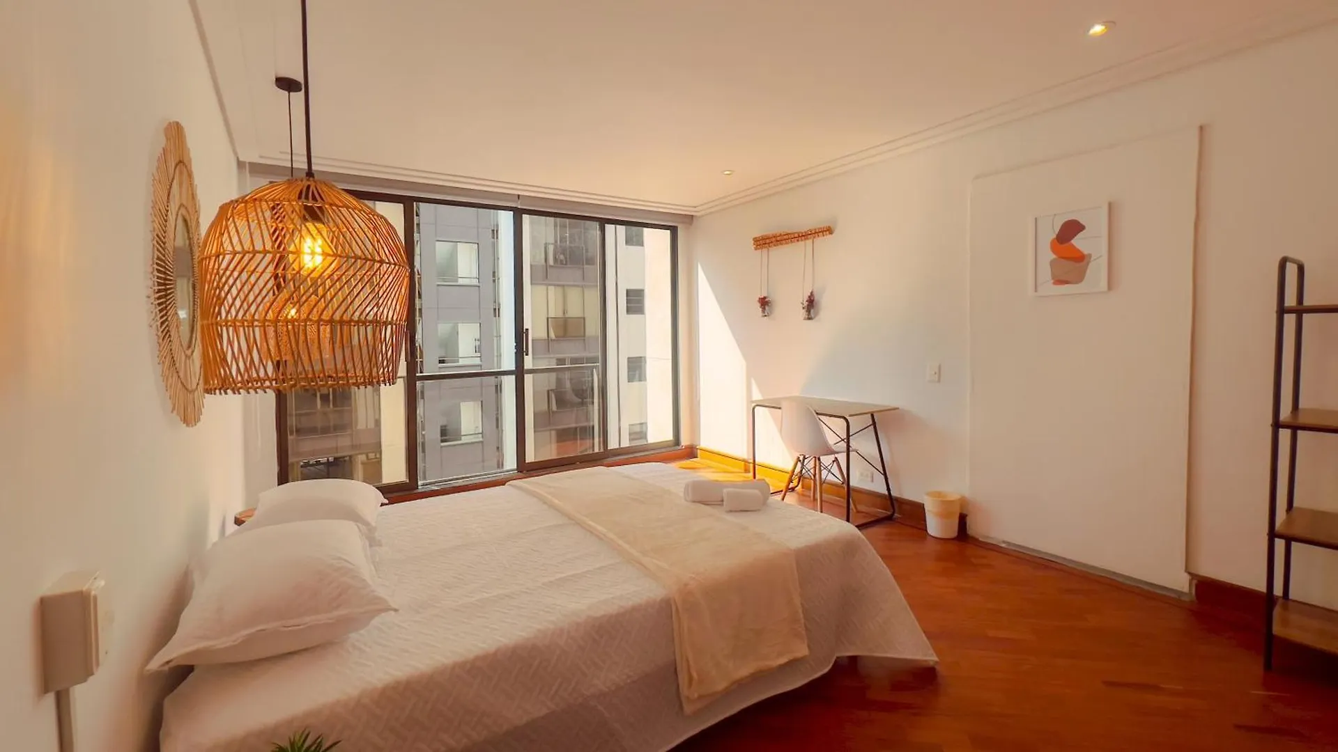 Apartment Amplia Habitacion Con Bano Compartido Poblado-B12 Medellin
