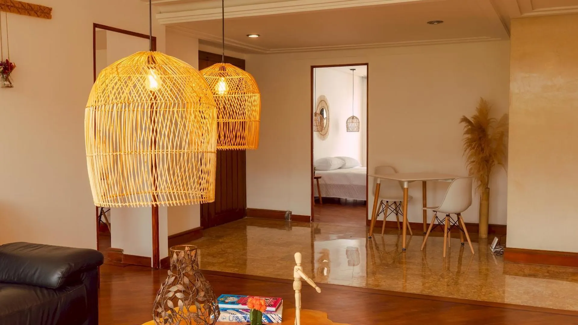 Apartment Amplia Habitacion Con Bano Compartido Poblado-B12 Medellin