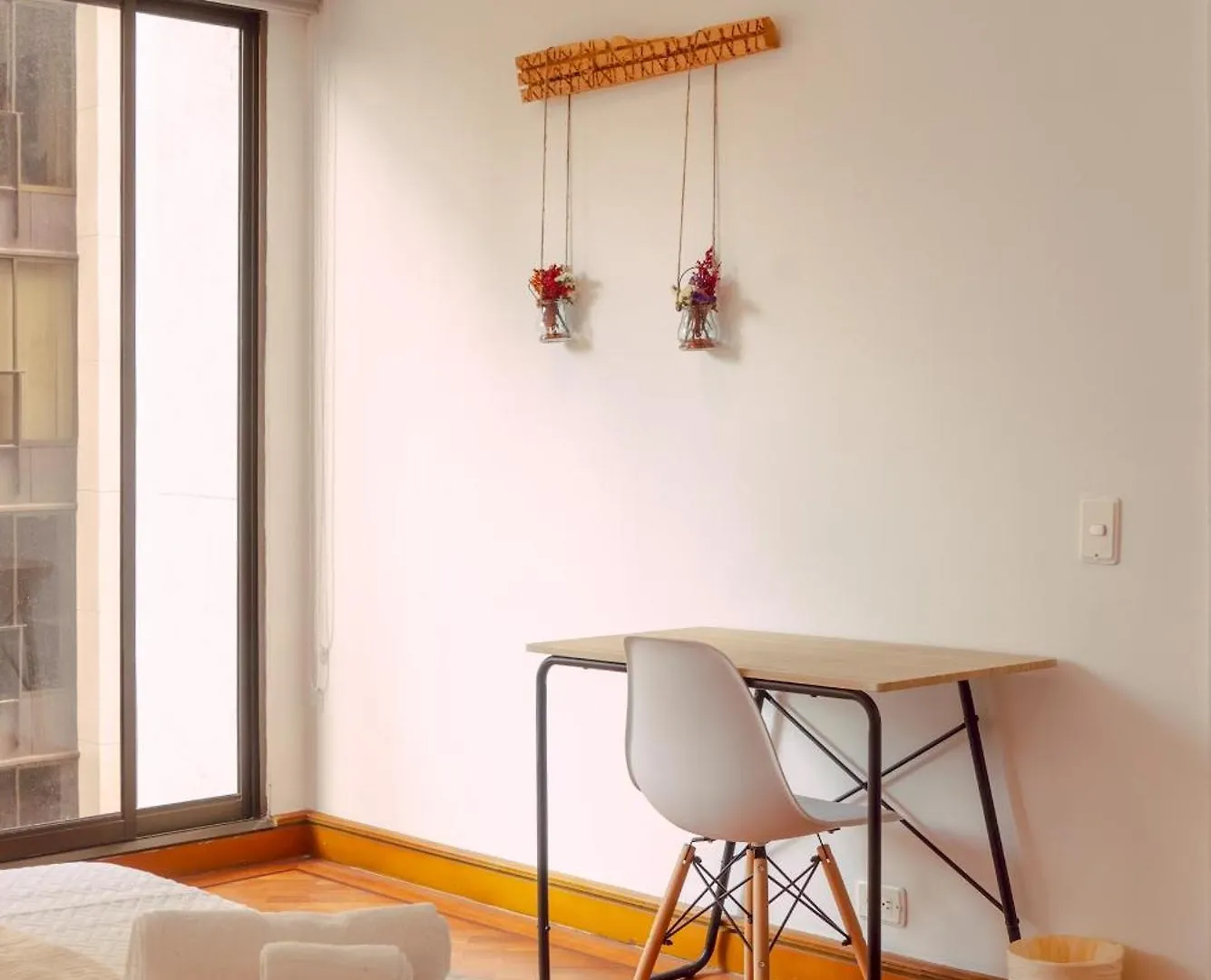 Amplia Habitacion Con Bano Compartido Poblado-B12 Medellin