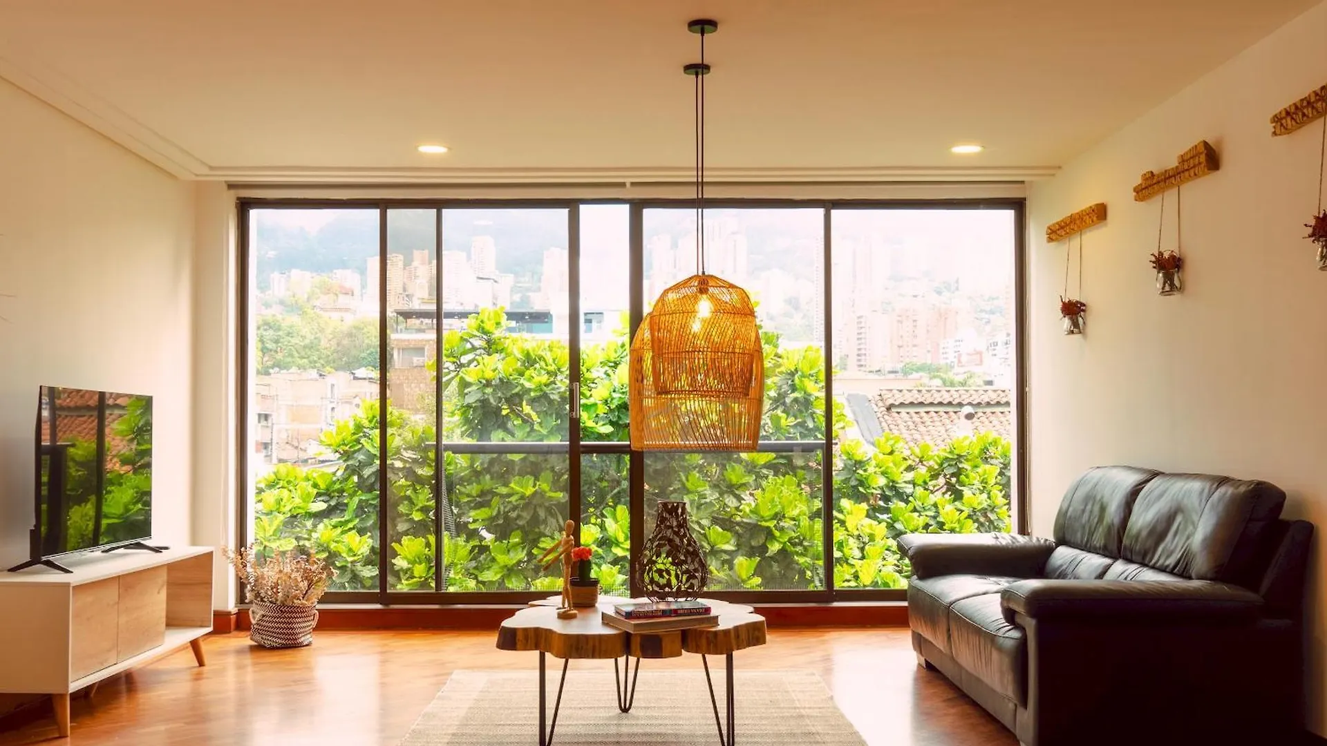Amplia Habitacion Con Bano Compartido Poblado-B12 Medellin Apartment
