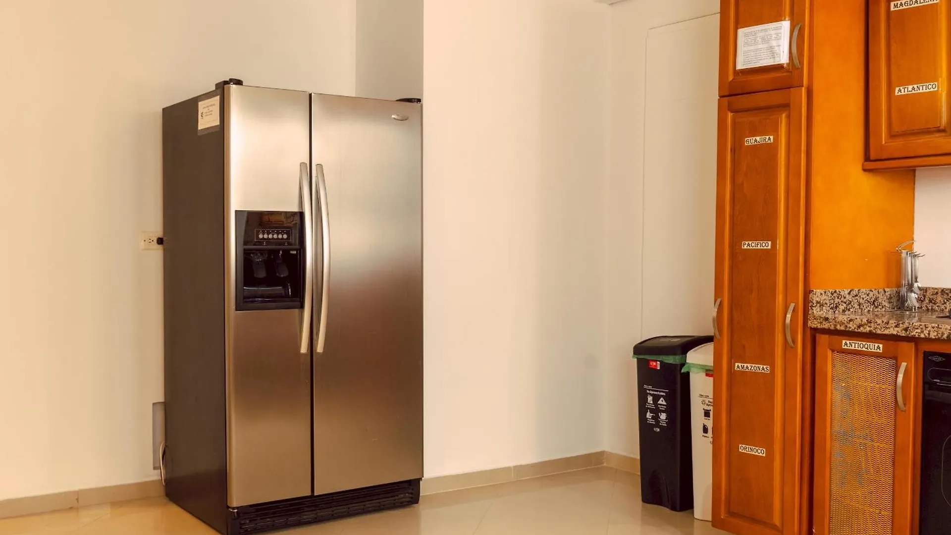 Apartment Amplia Habitacion Con Bano Compartido Poblado-B12 Medellin Colombia